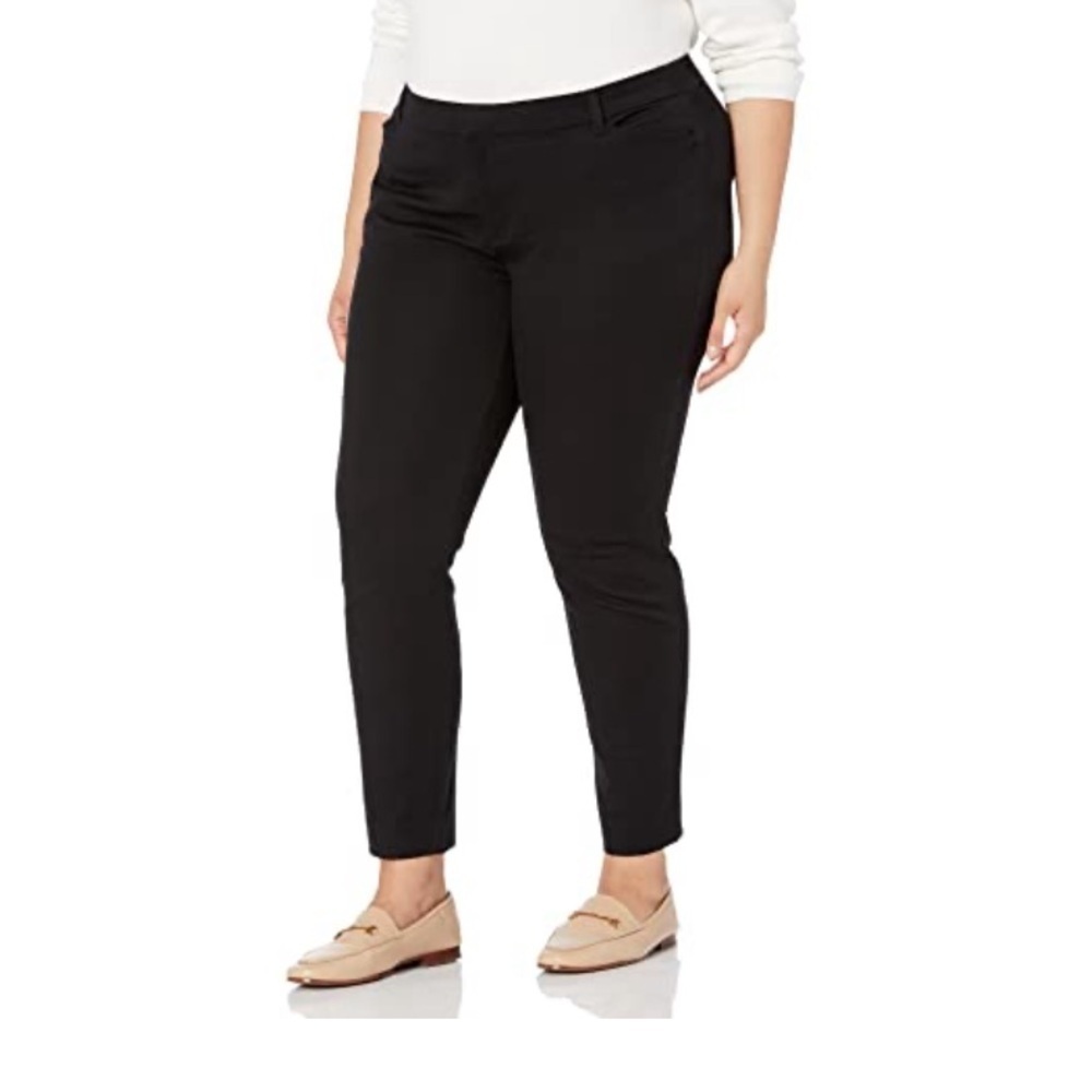 P92 -NWT Amazon Essentials Women's Skinny Ankle‎ Pant - Size: 8